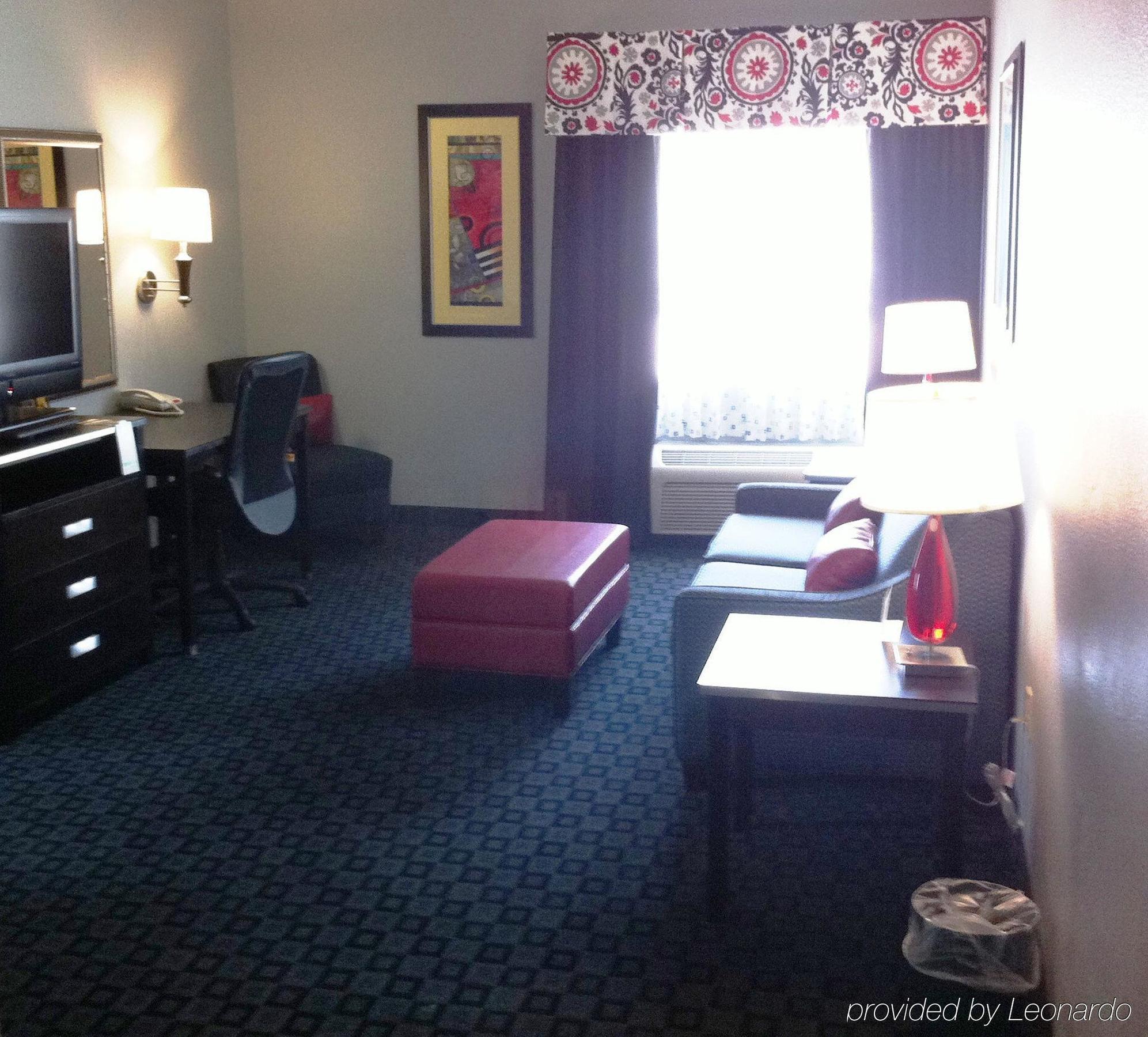La Quinta Inn & Suites By Wyndham South Dallas - Hutchins Room photo